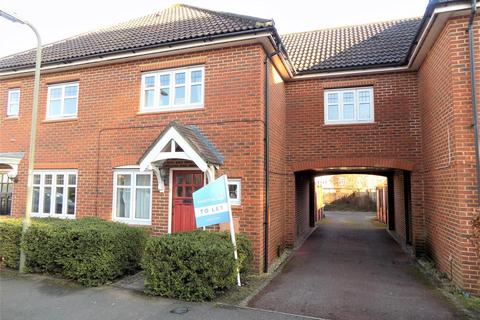 3 bedroom semi-detached house to rent, Chineham Close, Fleet GU51