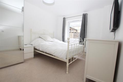 2 bedroom flat to rent, Alcock Crescent, Crayford, Kent