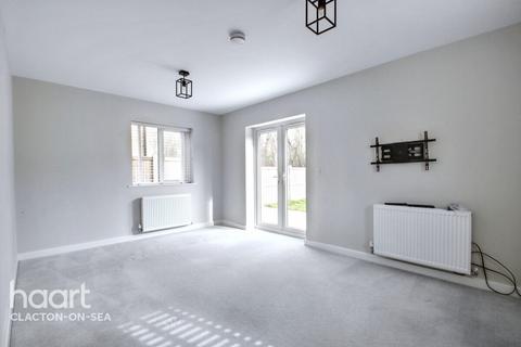 3 bedroom detached house to rent, White hart Close, Harwich