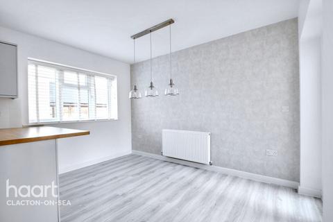3 bedroom detached house to rent, White hart Close, Harwich