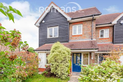 3 bedroom semi-detached house to rent, Dalby Gardens, Maidenhead, SL6