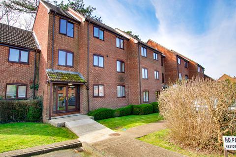 1 bedroom ground floor flat for sale, BISHOP'S WALTHAM - NO CHAIN