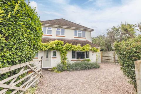 4 bedroom detached house to rent, Alvista Avenue, Taplow SL6