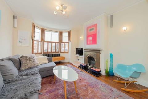 4 bedroom house to rent, Coombe Road, London W4