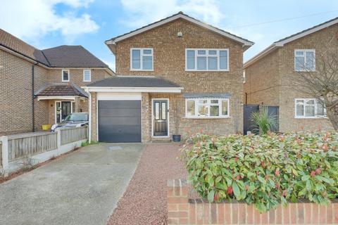 4 bedroom detached house for sale, Lea Road, Benfleet, SS7