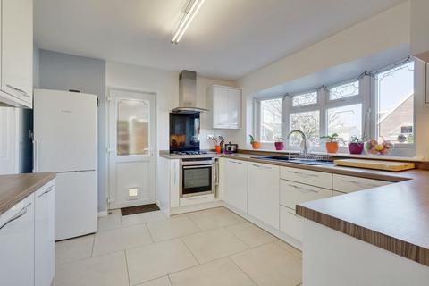 4 bedroom detached house for sale, Lea Road, Benfleet, SS7