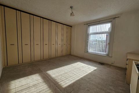 2 bedroom terraced house to rent, St. Germain Street, Farnworth, Bolton