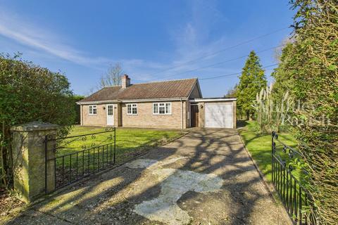 4 bedroom detached bungalow for sale, North Common, Hepworth