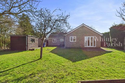 4 bedroom detached bungalow for sale, North Common, Hepworth