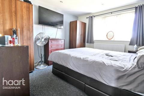1 bedroom flat for sale, Ibscott Close, Dagenham
