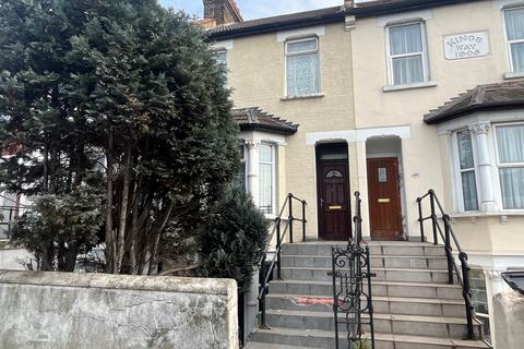 3 bedroom terraced house for sale, 148 Whitehorse Road, London, CR0 2LA