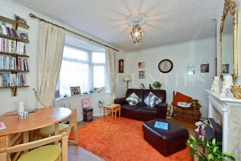 2 bedroom maisonette for sale, The Highlands, Potters Bar, EN6