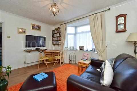 2 bedroom maisonette for sale, The Highlands, Potters Bar, EN6