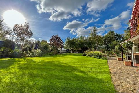 5 bedroom detached house for sale, Meeting House Lane, Brant Broughton, Lincoln