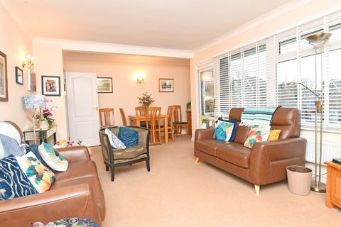 2 bedroom apartment for sale, Hollins Court, Hampsthwaite Road, Harrogate