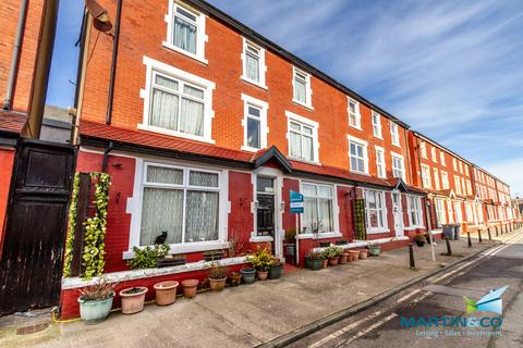 1 bedroom apartment to rent, St Bedes Avenue, Blackpool FY4