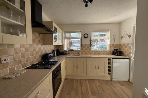 3 bedroom detached house for sale, Bransdale Avenue, Forest Town, Mansfield