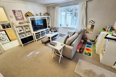 2 bedroom terraced house for sale, Renown Way, Basingstoke RG24