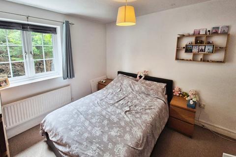 2 bedroom terraced house for sale, Renown Way, Basingstoke RG24