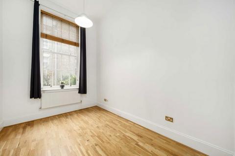undefined, Royal Drive, London N11
