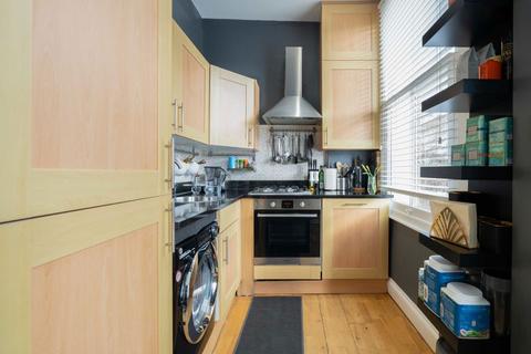 2 bedroom flat for sale, Priory Park Road, London NW6