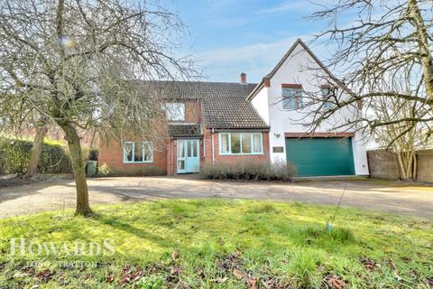 5 bedroom detached house for sale, West End, Norwich