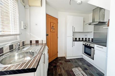 85a Cleveland Close, Basingstoke, RG22 5AW