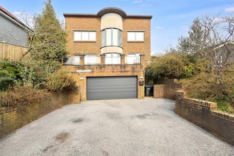 3 bedroom detached house for sale, Hilders Farm Close, Crowborough