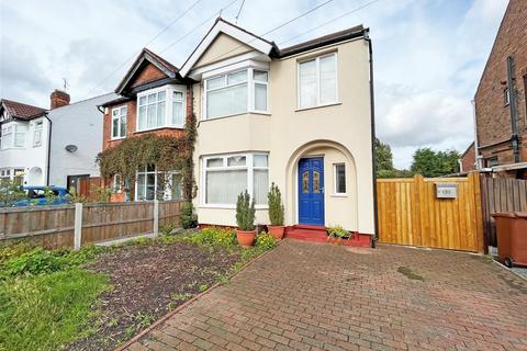 3 bedroom semi-detached house to rent, Charlbury Road, Nottingham NG8