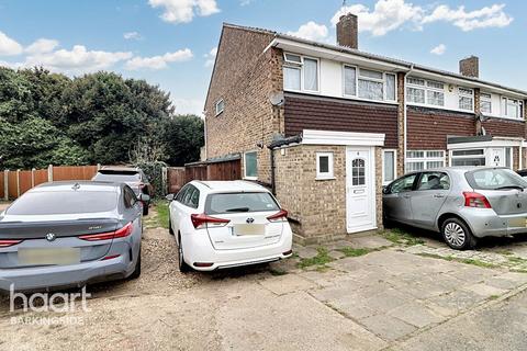 3 bedroom end of terrace house for sale, Sussex Close, Redbridge