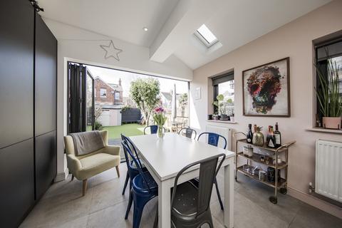 4 bedroom end of terrace house for sale, Meadow Road, Rusthall