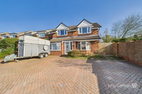 19 Hillside Drive, Little Haywood, Stafford, ST18 0NN