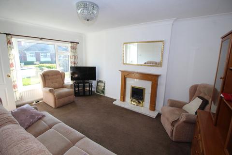 2 bedroom semi-detached bungalow to rent, West Close, Altofts