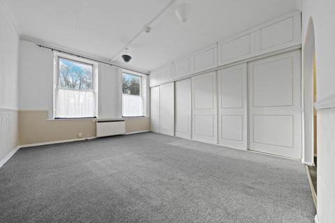 Studio for sale, Manor Road, Wallington