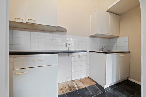 Studio for sale, Manor Road, Wallington