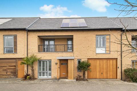 3 bedroom terraced house for sale, 4 Kestrel Rise, Cambridge CB2