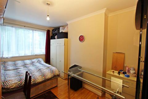 2 bedroom flat for sale, Manor Drive North, New Malden