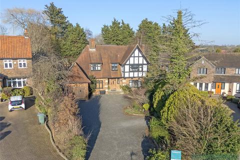 6 bedroom detached house for sale, Parkland Close, Essex IG7