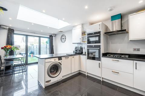 4 bedroom terraced house for sale, Stanhope Road, Carshalton