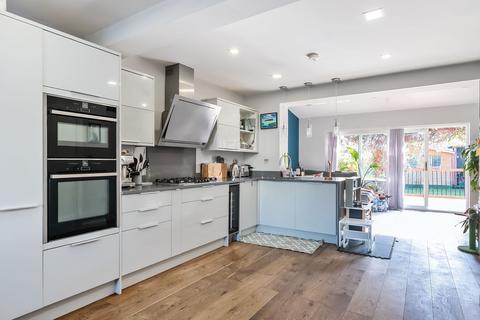 112 Thornton Road, Carshalton, SM5 1NQ