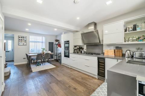 112 Thornton Road, Carshalton, SM5 1NQ