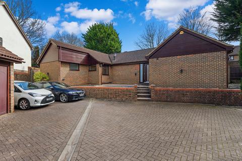 3 bedroom detached bungalow for sale, Oaklands Way, Wallington