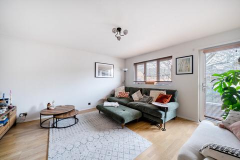 56 Vellum Drive, Carshalton, SM5 2TP