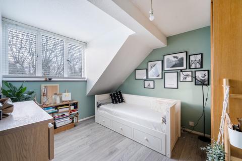 56 Vellum Drive, Carshalton, SM5 2TP