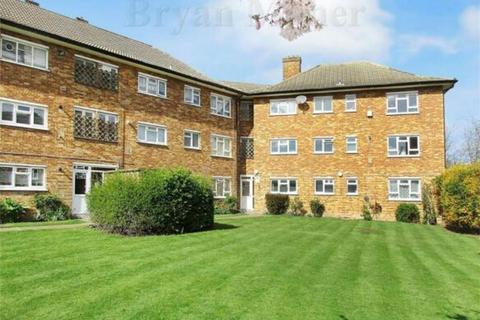 2 bedroom apartment to rent, The Paddocks, Wembley