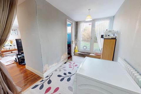 18 Castlefields Drive, Charlton Kings, Cheltenham, GL52 6YP