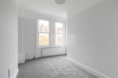 2 bedroom flat to rent, West End Lane, London, NW6