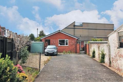 1 bedroom detached bungalow to rent, Brunswick Street, Exeter EX4