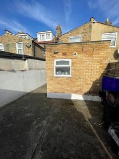 3 bedroom terraced house to rent, Rothsay Road, Forest Gate