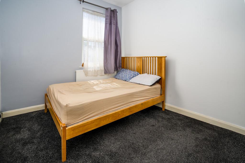 05 For Sale 3 Bedroom House Rothsay Road  E7 Garde